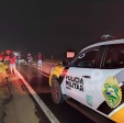 Advogado morre após caminhonete bater na traseira de carreta, capotar e pega fogo, em Maringá Foto 6 Fotos de Advogado morre após caminhonete bater na traseira de carreta, capotar e pega fogo, em Maringá