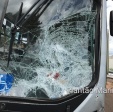 Fotos de Após colisão, ônibus arrasta moto por vários metros em Maringá