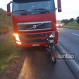 Batida entre moto e carreta na BR-376, mata mulher a caminho do trabalho Foto 4 Fotos de Batida entre moto e carreta na BR-376, mata mulher a caminho do trabalho
