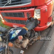 Batida entre moto e carreta na BR-376, mata mulher a caminho do trabalho Foto 5 Fotos de Batida entre moto e carreta na BR-376, mata mulher a caminho do trabalho