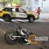 Fotos de Câmera registra grave acidente entre carro de luxo e motocicleta, em Maringá; veja vídeo