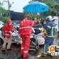 Fotos de Câmeras registram carro batendo em poste em Maringá