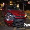 Fotos de Caminhão avança sinal vermelho e deixa motoboy com ferimentos graves em Maringá