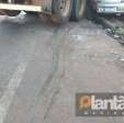 Fotos de Caminhão desgovernado atinge carro e destróI caçamba de entulho, em Sarandi