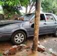 Carro derruba muro e invade casa em Maringá Foto 8 Fotos de Carro derruba muro e invade casa em Maringá