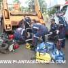 Fotos de Em Maringá; acidente entre moto e caminhão deixa jovem com ferimentos graves em uma das pernas