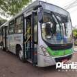 Fotos de Jovem de 19 anos é intubado após bater moto em ônibus do transporte público em Maringá