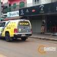 Fotos de Jovem é assassinado na porta de bar em plena luz do dia, em Sarandi