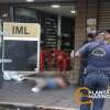 Fotos de Jovem é assassinado na porta de bar em plena luz do dia, em Sarandi
