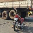 Morre no hospital motociclista que parou embaixo de uma carreta durante acidente em Maringá Foto 2 Fotos de Morre no hospital motociclista que parou embaixo de uma carreta durante acidente em Maringá