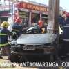 Fotos de Motorista fica preso entre ferragens após carro bater em poste, em Maringá