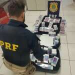 Polícia Rodoviária Federal apreende R$ 80 mil em aparelhos celulares no contorno norte em Maringá Foto 1 Fotos de Polícia Rodoviária Federal apreende R$ 80 mil em aparelhos celulares no contorno norte em Maringá