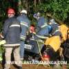 Fotos de Três pessoas ficam feridas após veículos baterem e capotarem em Maringá