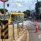 Fotos de Vídeo: imagem mostra momento em que caminhão atinge ponto de ônibus, em Maringá