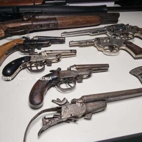 Dono de disk cerveja é preso com oito armas de fogo em Maringá Foto 10 Fotos de Dono de disk cerveja é preso com oito armas de fogo em Maringá