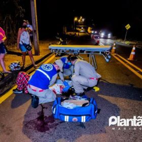 Fotos de Motociclista na contramão é intubado após invadir preferencial e bater contra carro em Maringá