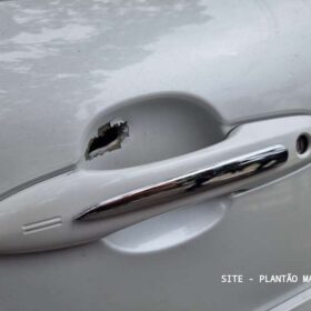 Perseguição policial termina em acidente em Maringá Foto 5 Fotos de Perseguição policial termina em acidente em Maringá