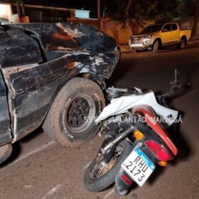 Durante fuga da Polícia Militar, motociclista avança preferencial e sofre grave acidente em Sarandi Foto 1 Fotos de Durante fuga da Polícia Militar, motociclista avança preferencial e sofre grave acidente em Sarandi