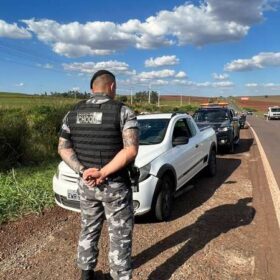 Morador de Sarandi com carro roubado morre após troca de tiros com a Choque de Maringá Foto 1 Fotos de Morador de Sarandi com carro roubado morre após troca de tiros com a Choque de Maringá