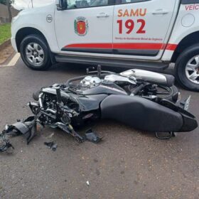 Fotos de Motociclista é intubado após bater em caminhão em Maringá