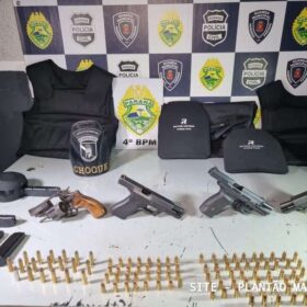 Fotos de Polícia prende quadrilha e apreende várias armas em Maringá