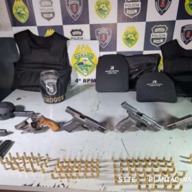 Fotos de Polícia prende quadrilha e apreende várias armas em Maringá