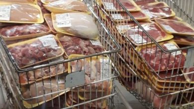 Fotos de Ação de fiscalização apreende produtos vencidos em supermercado no centro de Sarandi