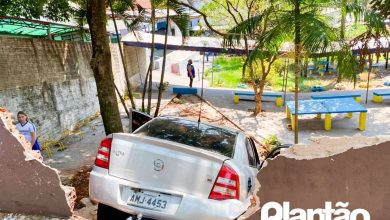 Fotos de Aluno de 13 anos é atropelado e prensado contra muro de colégio por carro desgovernado