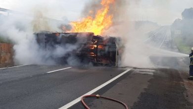 Fotos de Após tombar caminhão pega fogo em alto Paraná