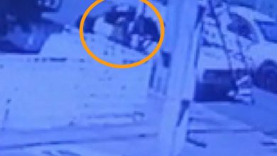 Fotos de Carro bate em escada e derruba trabalhador que fazia reparo na rede de internet, em Mandaguaçu