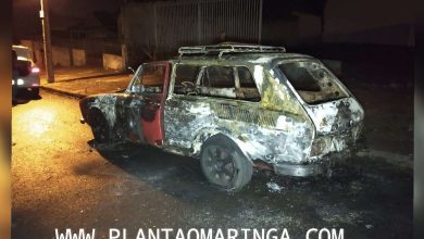 Fotos de Carro pega fogo e crianças que estavam no banco traseiro são salvas pelo pai em Maringá