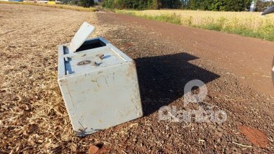 Fotos de Cofre é encontrado abandonado em estrada rural de Maringá