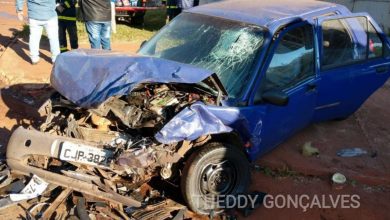 Fotos de Colisão frontal entre carros deixa três pessoas feridas em Maringá