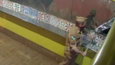 Fotos de Homem com farda da Polícia Militar furta casa de lanche em Maringá