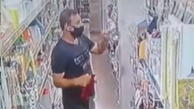 Fotos de Homem é flagrado furtando lingeries em loja de Maringá