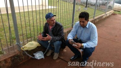 Fotos de Homem se acorrenta no fórum de Sarandi após mulher receber medida protetiva