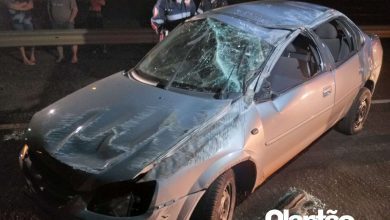 Fotos de Jovem morre após ser ejetado de carro em capotamento na PR-323, em Paiçandu