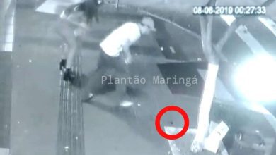 Fotos de Maringá; imagens mostram atirador correndo atrás de travesti baleada, pegando objeto e fugindo do local