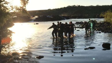 Fotos de Operador médico do helicóptero salta da aeronave para salvar vítima de afogamento no Rio Ivaí, em Floresta