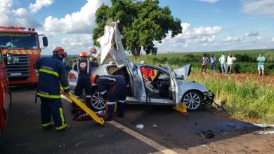 Fotos de Menina de 12 anos corre risco de ter braço amputado após grave acidente envolvendo carro e ônibus