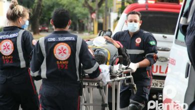 Fotos de Motociclista corre risco de ter pé amputado após queda de moto enquanto empinava em Maringá