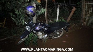 Fotos de Motociclista é socorrido com ferimentos na cabeça após entrar em rua sem saída e bater contra portão em Sarandi