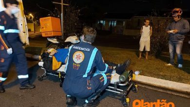 Fotos de Motociclista fica ferido ao bater em placa de sinalização em Maringá