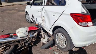 Fotos de Motociclista sofre ferimentos graves após invadir preferencial e bater contra carro em Maringá