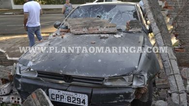Fotos de Motorista bate em muro, abandona carro e foge em Maringá