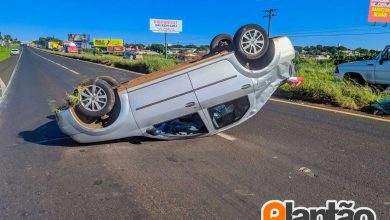 Fotos de Motorista é fechado por caminhão, perde controle e capota na BR-376, em Sarandi