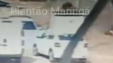 Fotos de Motorista em surto capota veículo na Avenida morangueira em Maringá