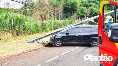 Fotos de Motorista fica ferido após passar mal e bater carro em poste em Maringá