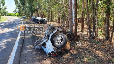 Fotos de Motorista sai pra ticamente ileso após carro se partir ao meio em acidente na região de Maringá