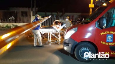 Fotos de Mulher é socorrida após inalar fumaça e cair da escada durante incêndio em residência em Maringá